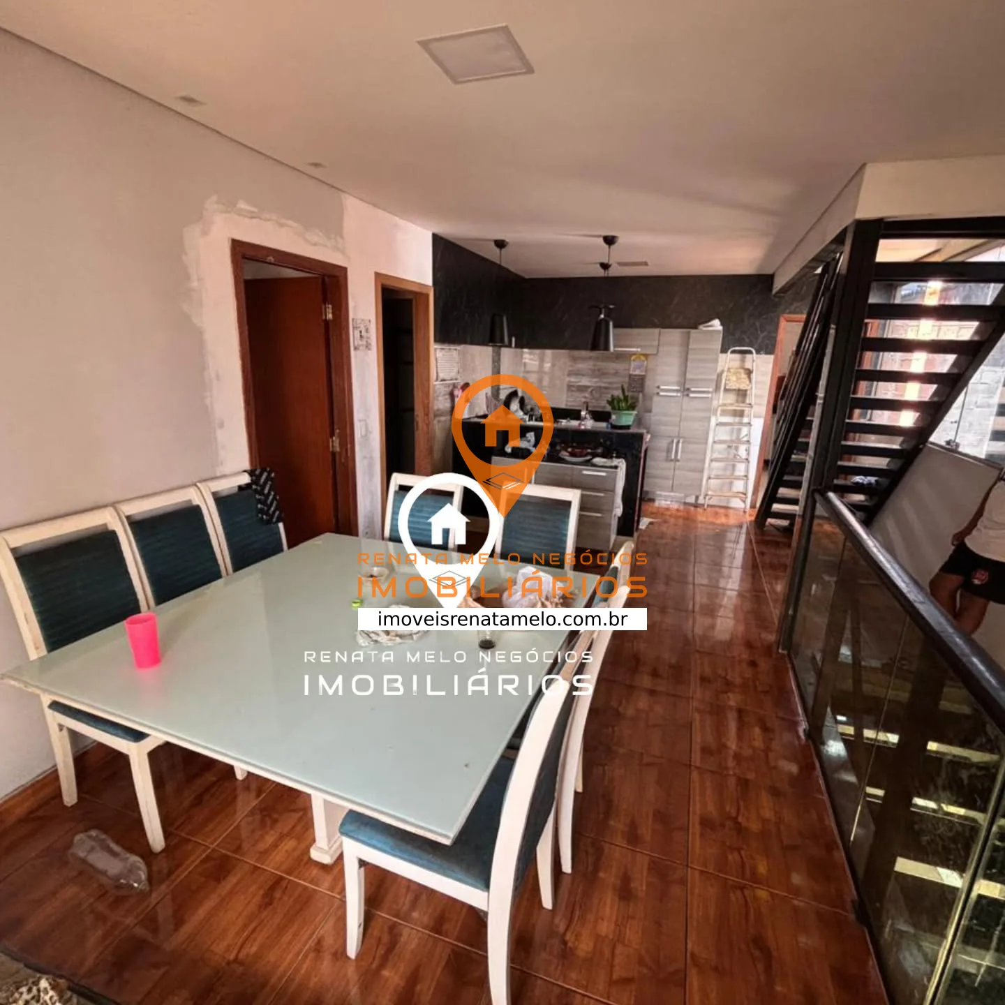Apartamento de 3 quartos com terraço e 2 lojas na Vila Fagundes