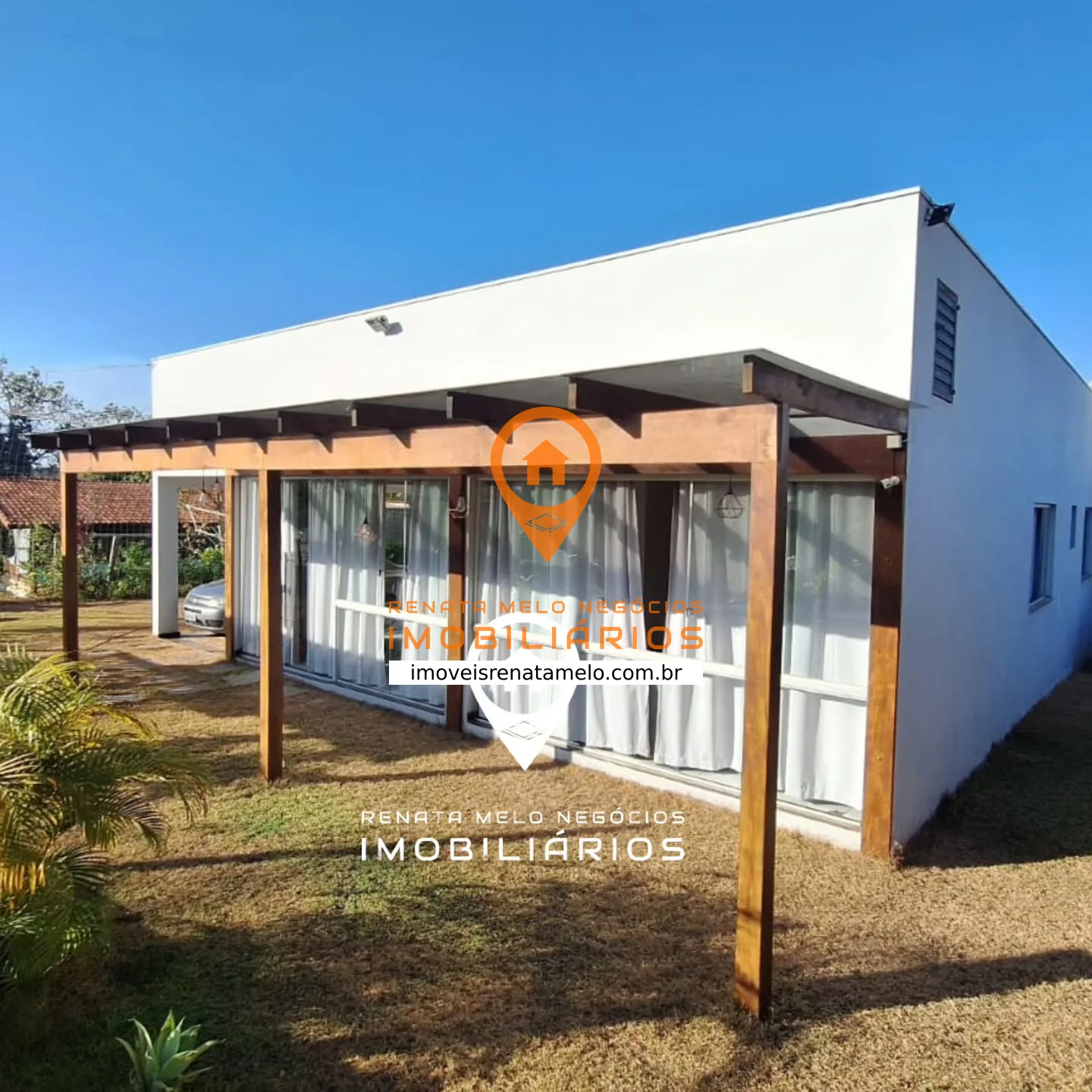 Casa térrea de 364 m² com piscina no Condomínio Estância da Mata