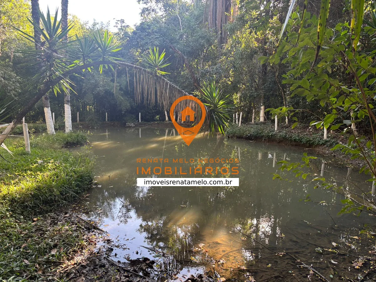 Lote plano de 1.000 m² com fundo para área verde em condomínio fechado