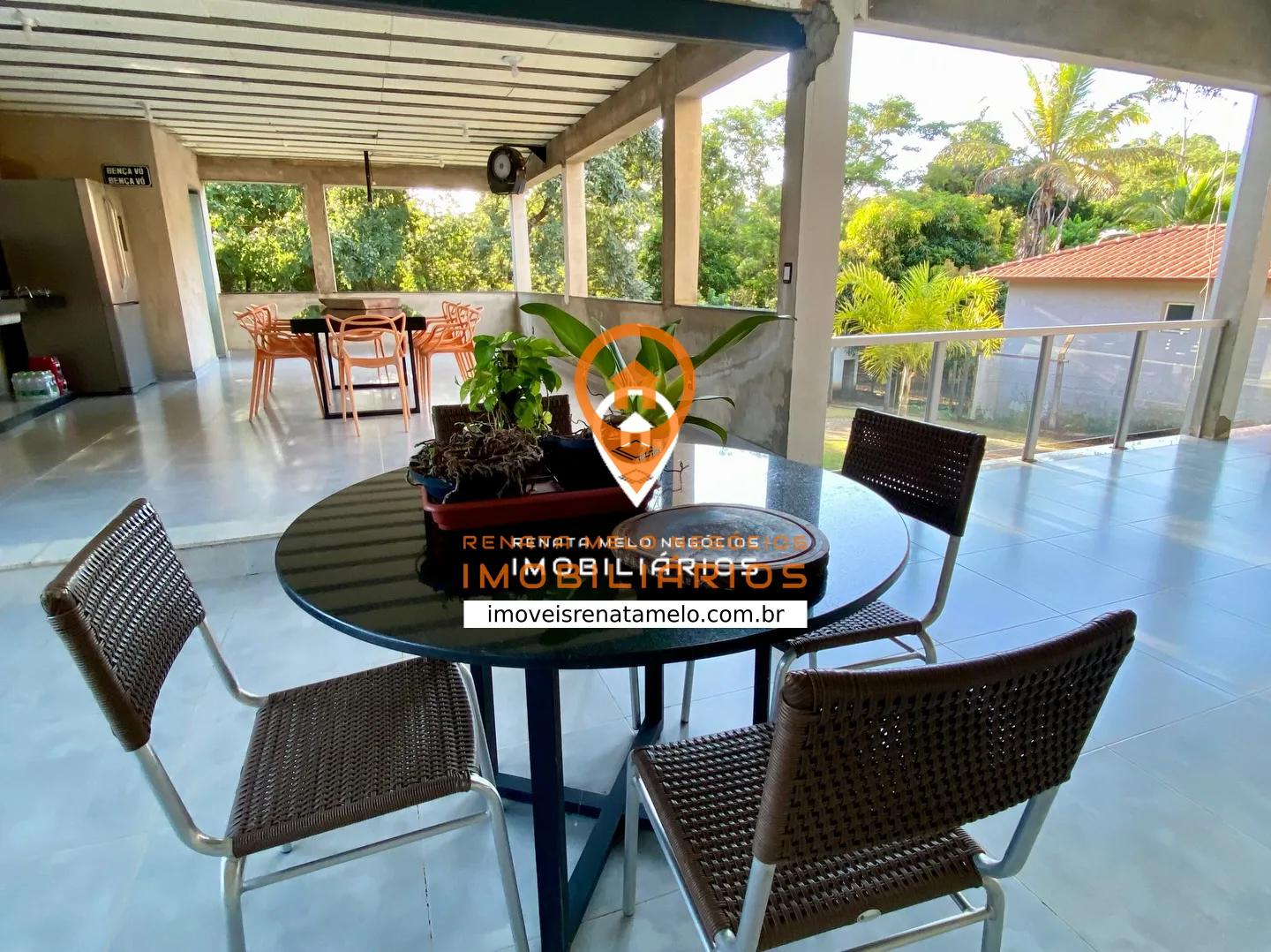 Casa de 216 m² com vista para a mata em condomínio fechado