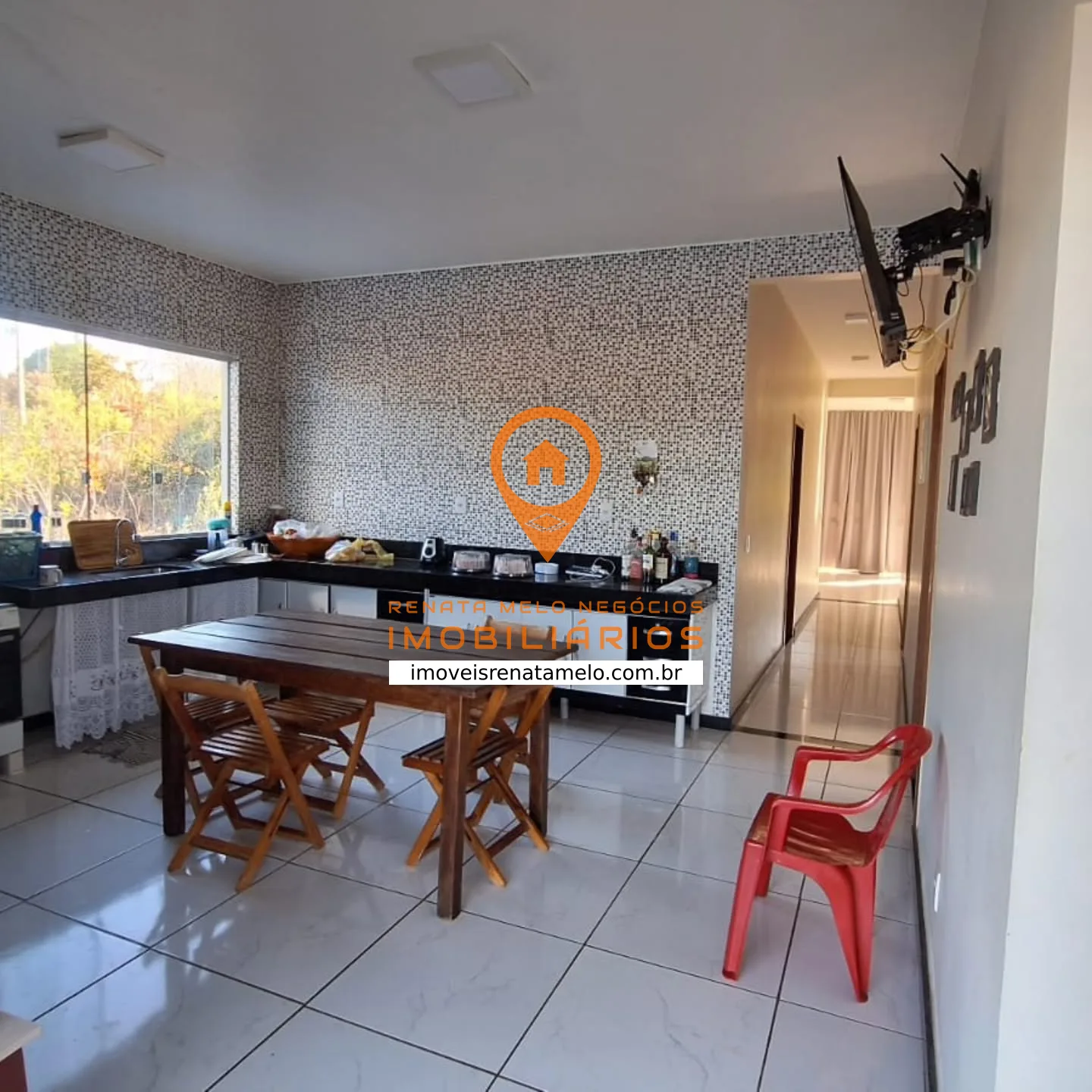 Casa térrea de 364 m² com piscina no Condomínio Estância da Mata