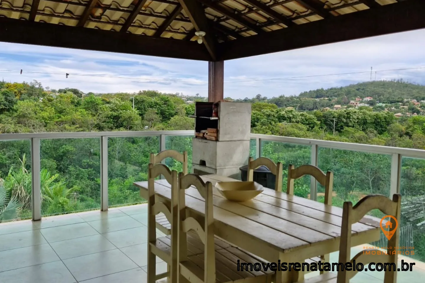 Casa com piscina aquecida no Condomínio Aldeia da Jaguara