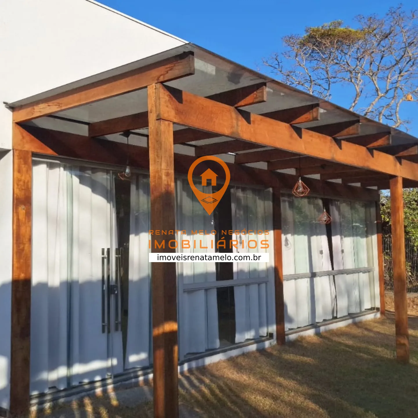 Casa térrea de 364 m² com piscina no Condomínio Estância da Mata