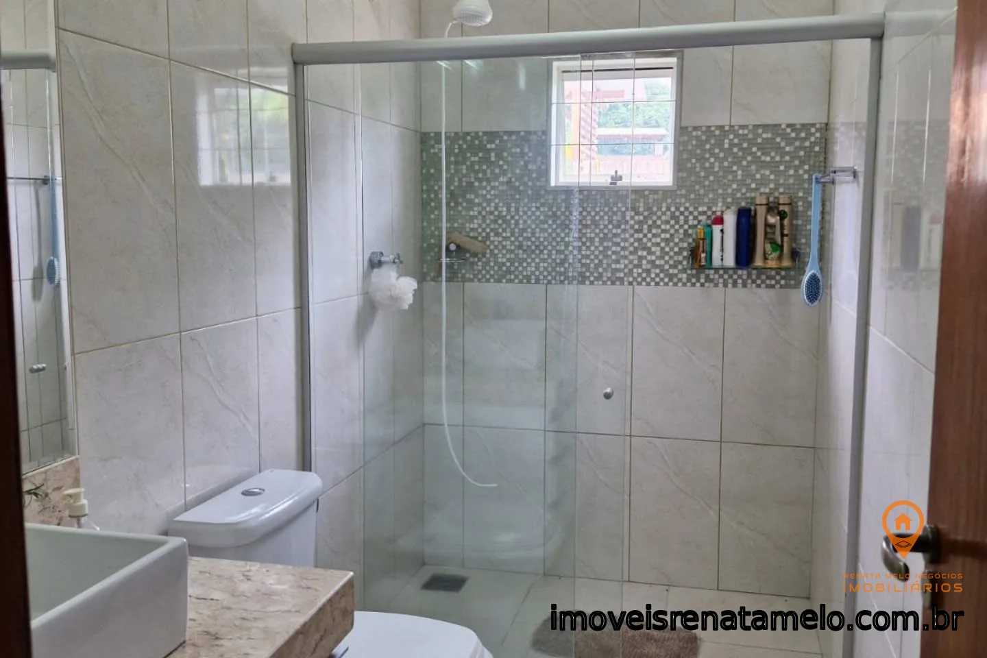 Casa com piscina aquecida no Condomínio Aldeia da Jaguara