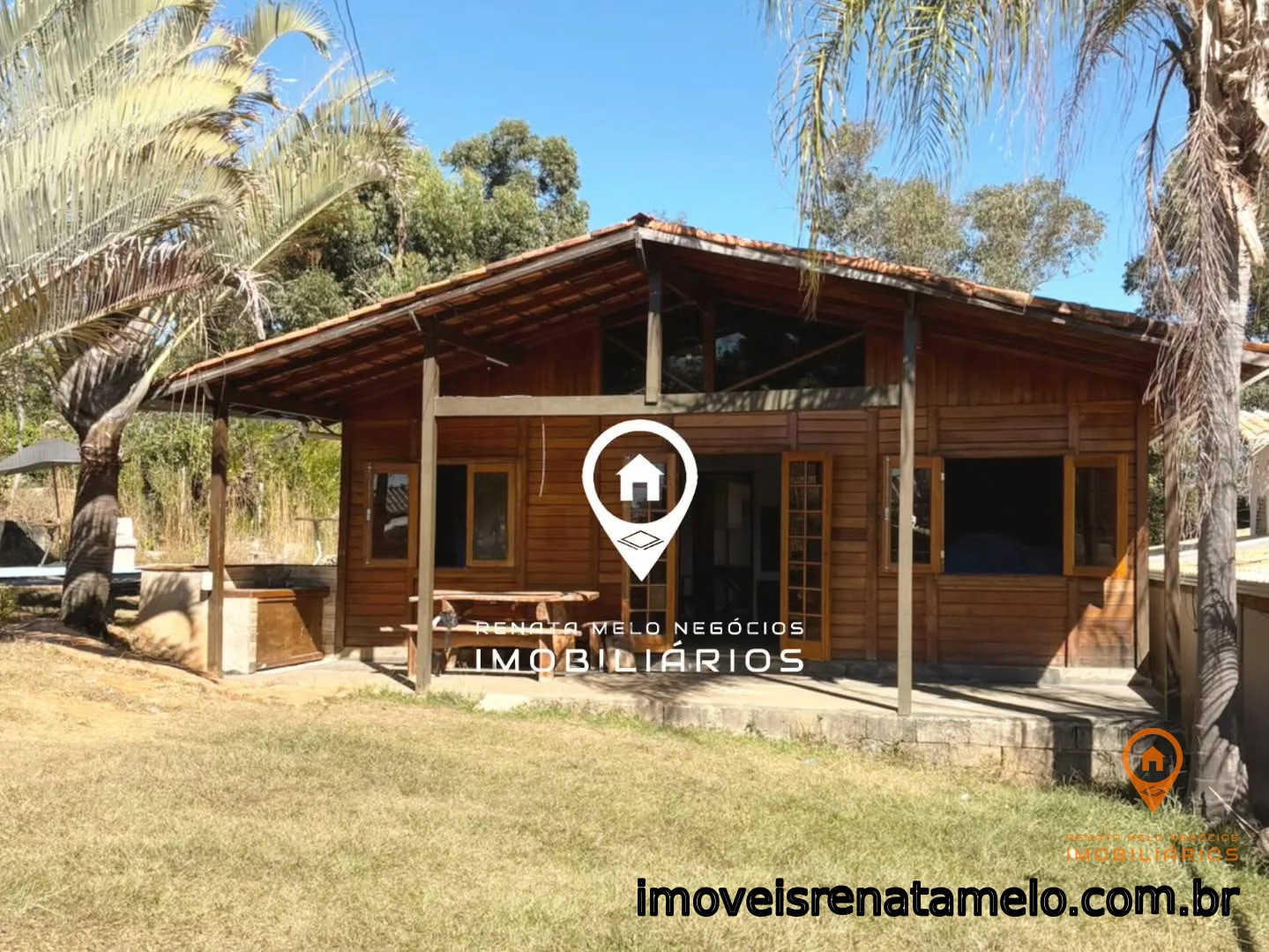 Casa de madeira em condomínio fechado, lote de 1.000 m²